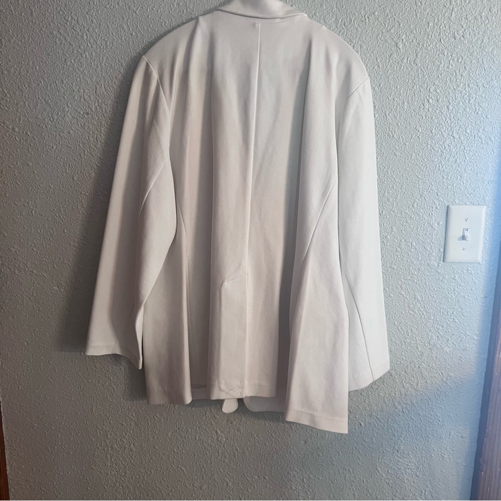 Michael Kors Classic White Blazer - Picture 4 of 9